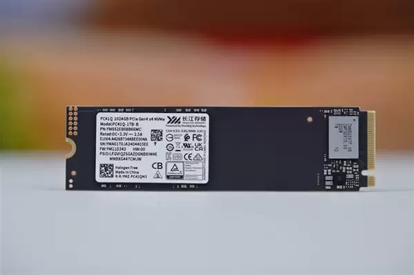 长江存储宣布三款全新SSD：PCIe 5.0走入主流、QLC跑到7GB/s