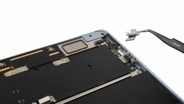 iFixit 拆解 M4 MacBook Air 分享：易于维修